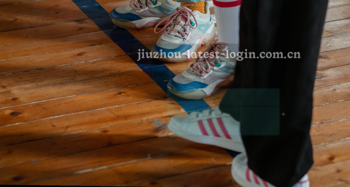 以点阵与刻度线表达覆盖范围与更新频率的信息图